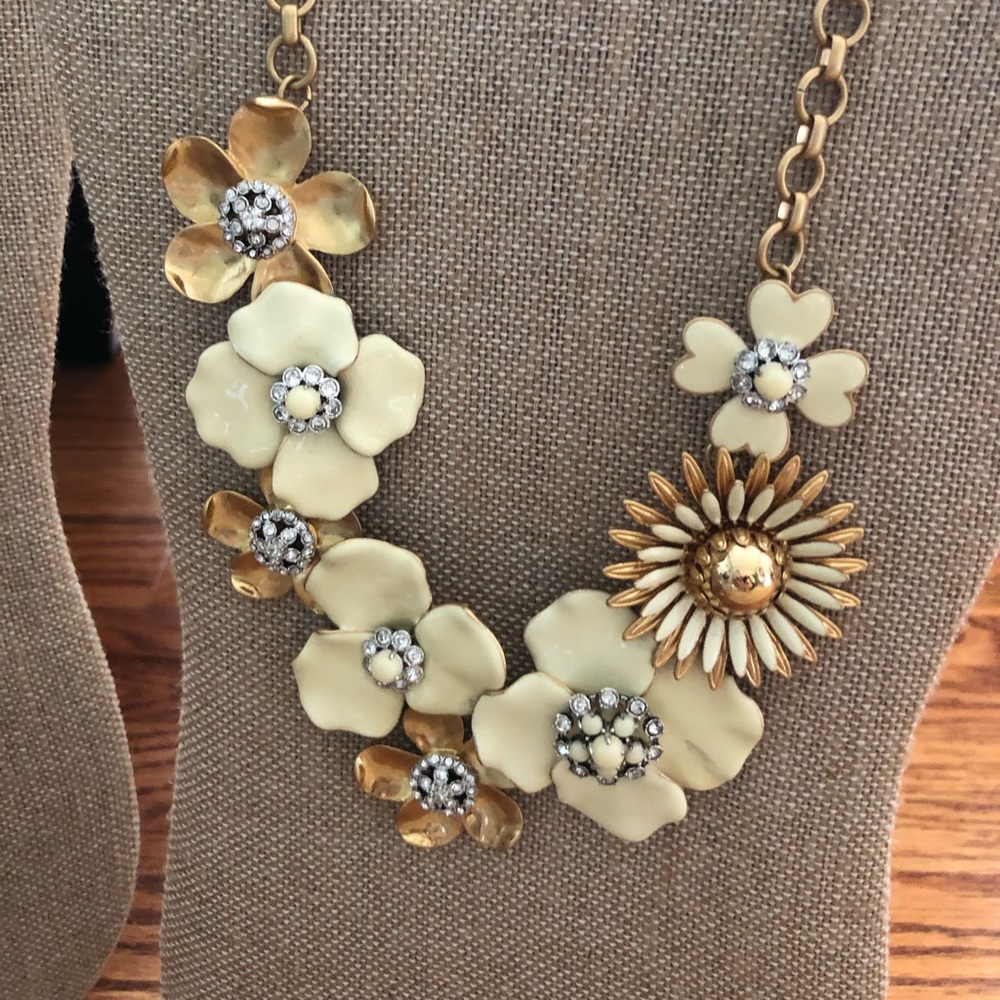 Stella and Dot - Dot Bloom Necklace
